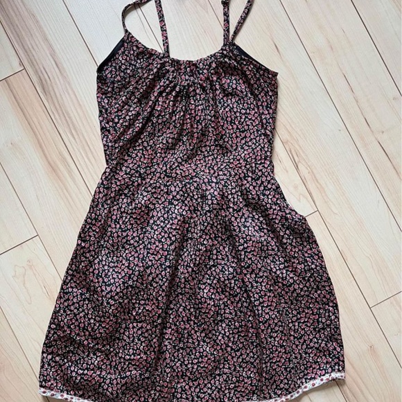 Floral mini wrap dress with pockets, size small - Picture 2 of 2